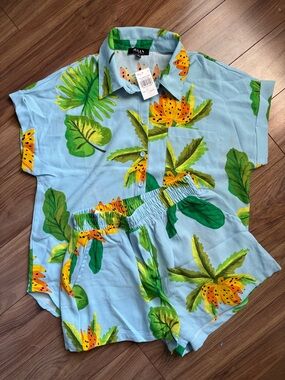 JuliA Blue Tropical Floral Women’s Set - Light Blue & Green Size Small  Nwt